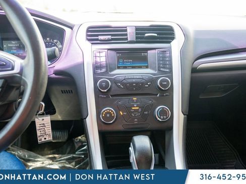 Used 2016 Ford Fusion SE FWD image 8