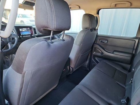 Used 2023 Nissan Frontier SV image 36