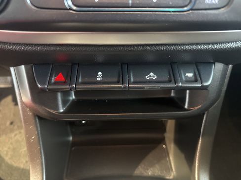 Used 2022 Chevrolet Colorado LT w/ LT Convenience Package image 26