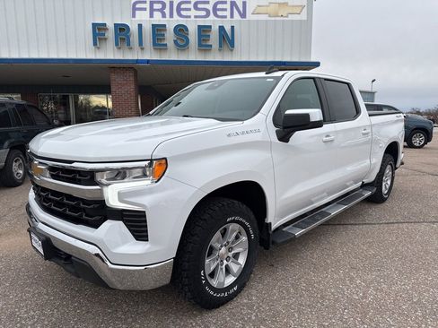 Used 2022 Chevrolet Silverado 1500 LT w/ Convenience Package II image 1