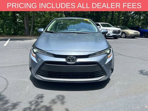 Used 2025 Toyota Corolla LE w/ Convenience Package FWD image 2