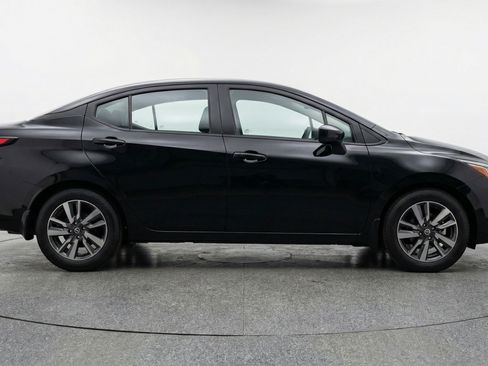 Used 2025 Nissan Versa SV image 11