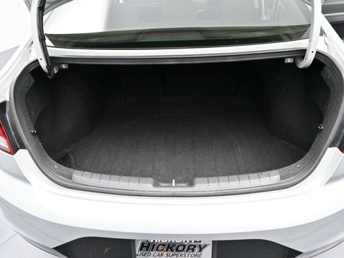 Used 2019 Hyundai Elantra SEL w/ Cargo Package image 9