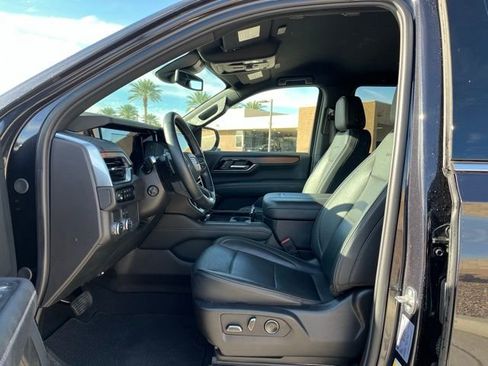 Used 2025 GMC Yukon Denali image 14