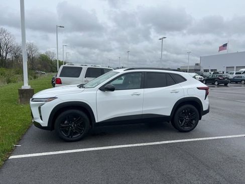 Used 2025 Chevrolet Trax ACTIV w/ Driver Confidence Package image 1