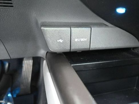 Used 2021 Toyota Camry XLE FWD image 15