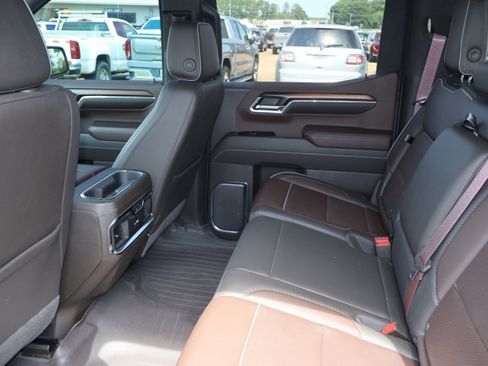 Used 2024 GMC Sierra 1500 Denali w/ Denali Reserve Package AWD/4WD image 15
