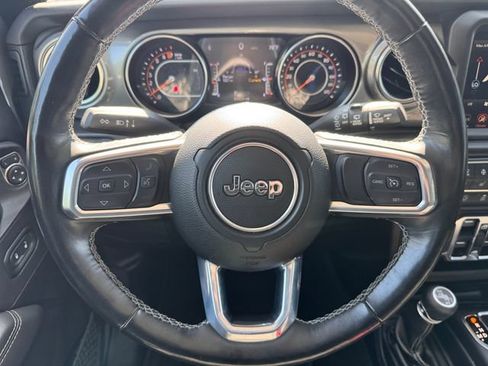 Used 2022 Jeep Wrangler Unlimited Sahara w/ LED Lighting Group AWD/4WD image 15