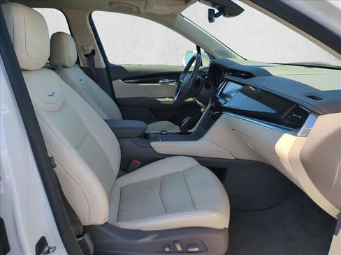 Used 2020 Cadillac XT6 Premium Luxury FWD image 23