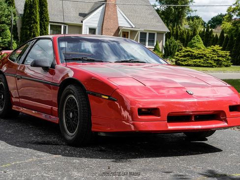 Used 1988 Pontiac Fiero GT RWD image 12