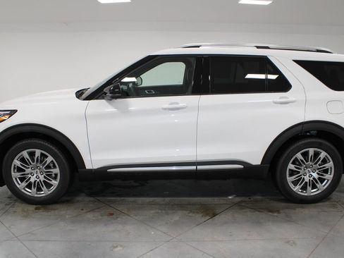 New 2026 Ford Explorer Platinum image 5