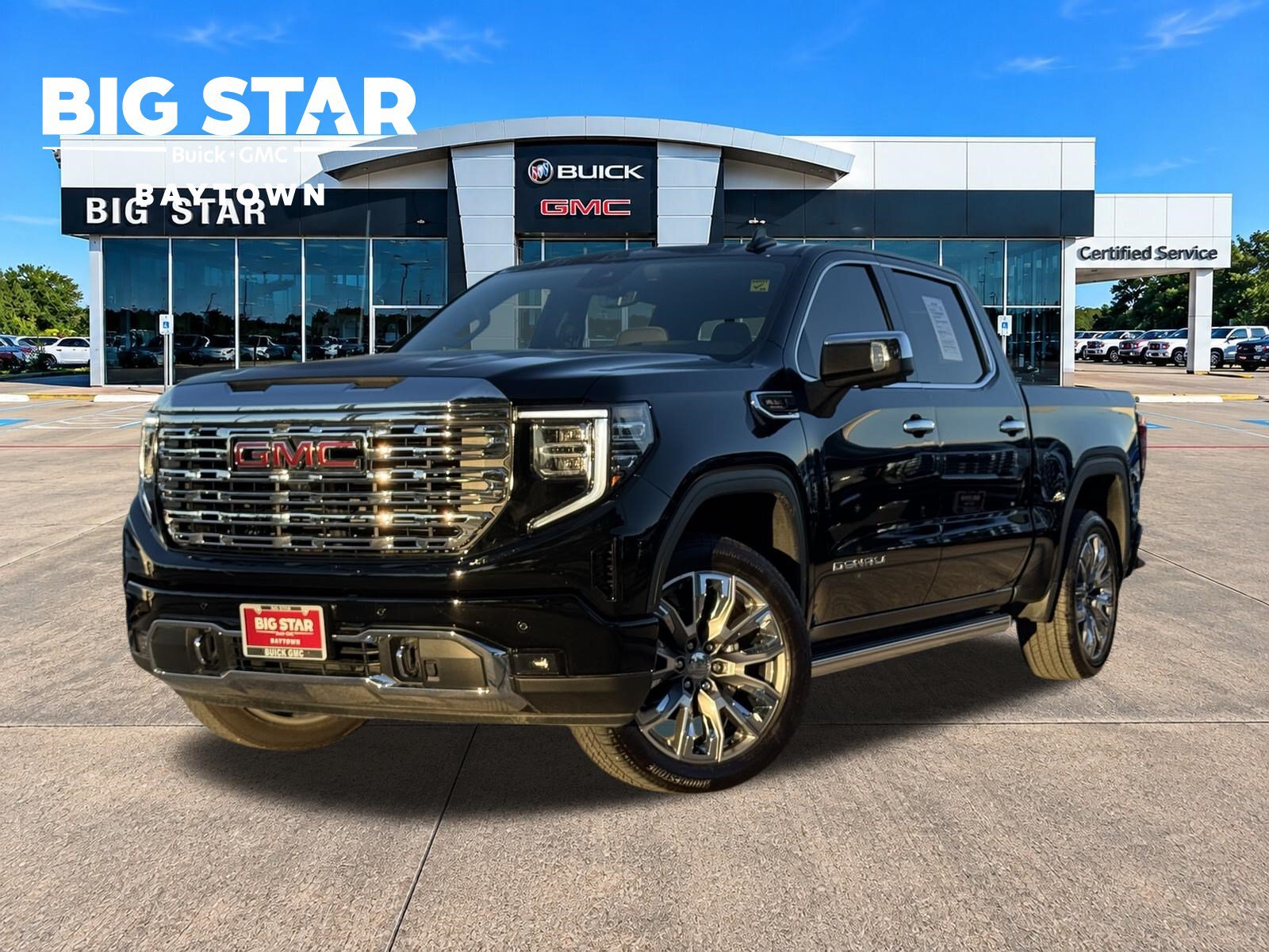 Used 2025 GMC Sierra 1500 Denali w/ Denali Reserve Package AWD/4WD image 1