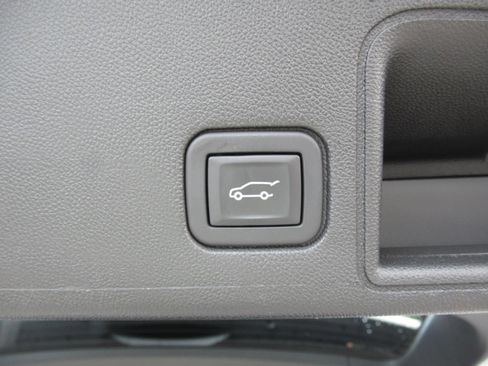 Used 2023 GMC Terrain SLT w/ Infotainment Package II FWD image 38