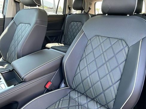 New 2025 Volkswagen Atlas SEL Premium R-Line image 15