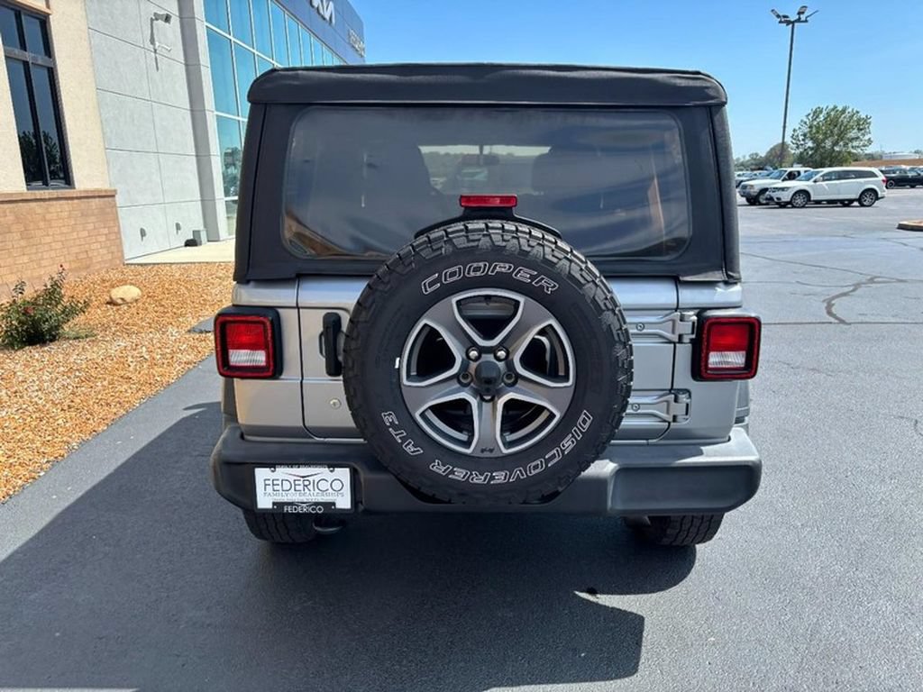 Used 2018 Jeep Wrangler Unlimited Sport S AWD/4WD image 4