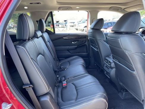 Used 2025 Honda Pilot Elite image 29