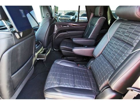 Certified 2024 Cadillac Escalade Sport Platinum w/ LPO, ONYX Package image 7