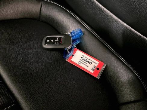 Used 2025 Honda Pilot EX-L image 31