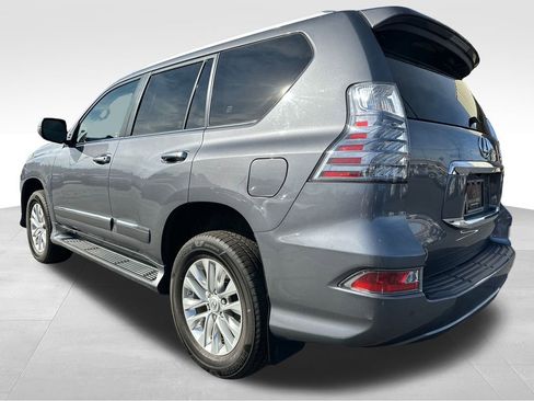 Used 2015 Lexus GX 460 w/ Premium Package image 3