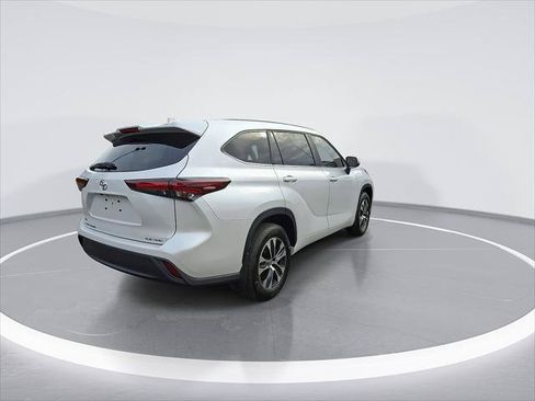 Certified 2026 Toyota Highlander XLE AWD/4WD image 10