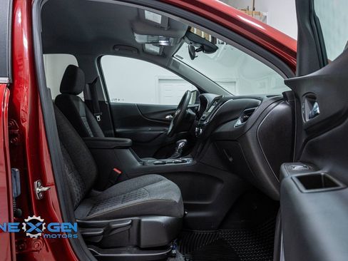 Used 2024 Chevrolet Equinox LT image 36