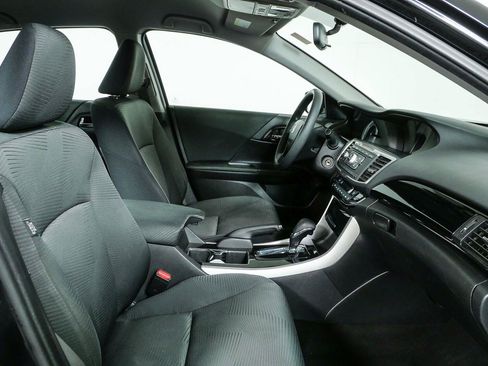 Used 2016 Honda Accord LX image 19