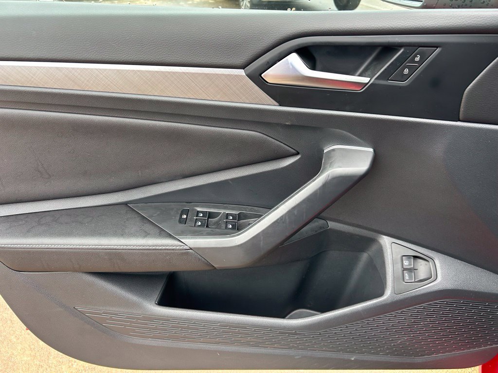 Used 2023 Volkswagen Jetta SE w/ Panoramic Sunroof Package FWD image 18