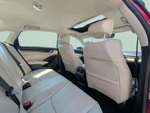 Used 2018 Honda Accord Touring image 25