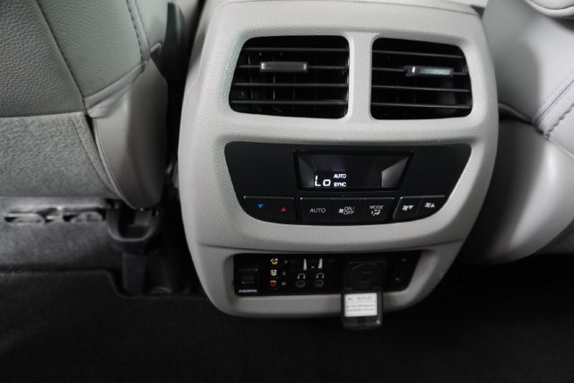 Used 2017 Honda Pilot Touring image 34