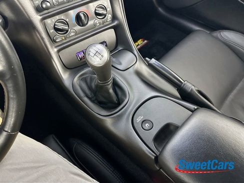 Used 1999 Chevrolet Corvette Coupe RWD image 22