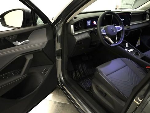 New 2026 Volkswagen Tiguan SE AWD/4WD image 9