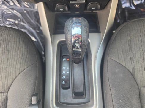 Used 2010 Ford Focus SE FWD image 37