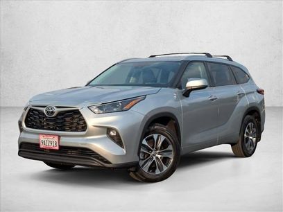 Used 2022 Toyota Highlander XLE