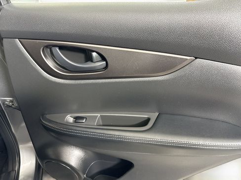 Used 2021 Nissan Rogue Sport S image 27