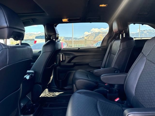 Used 2025 Toyota Sienna Limited FWD image 20