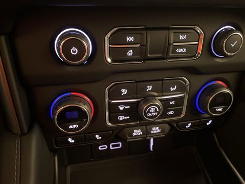 Used 2022 Chevrolet Tahoe LT image 20