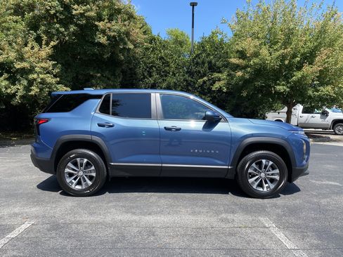 Used 2027 Chevrolet Equinox LT FWD image 10