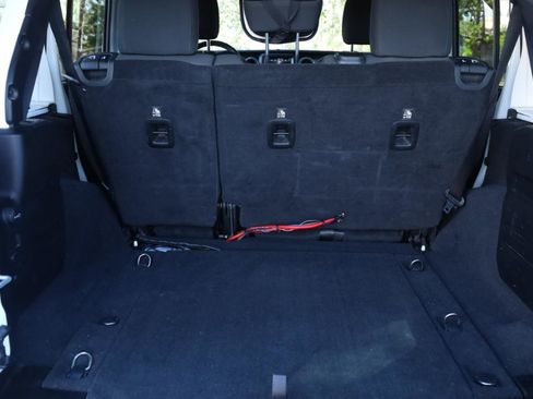 Used 2018 Jeep Wrangler Unlimited Sport S image 18