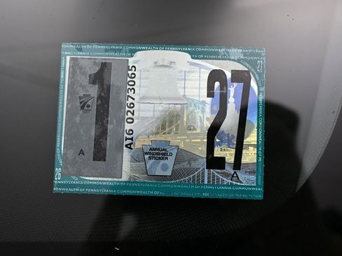 Used 2022 Tesla Model Y Long Range image 8