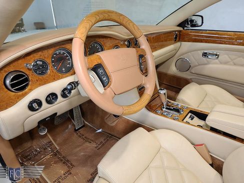 Used 2010 Bentley Azure T RWD image 22