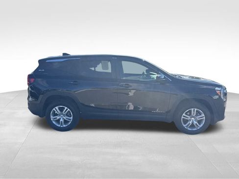 Used 2022 GMC Terrain SLE image 7