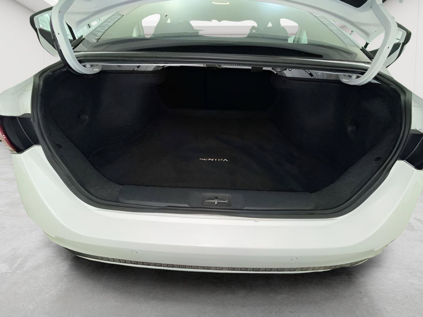 Used 2024 Nissan Sentra SV FWD image 14