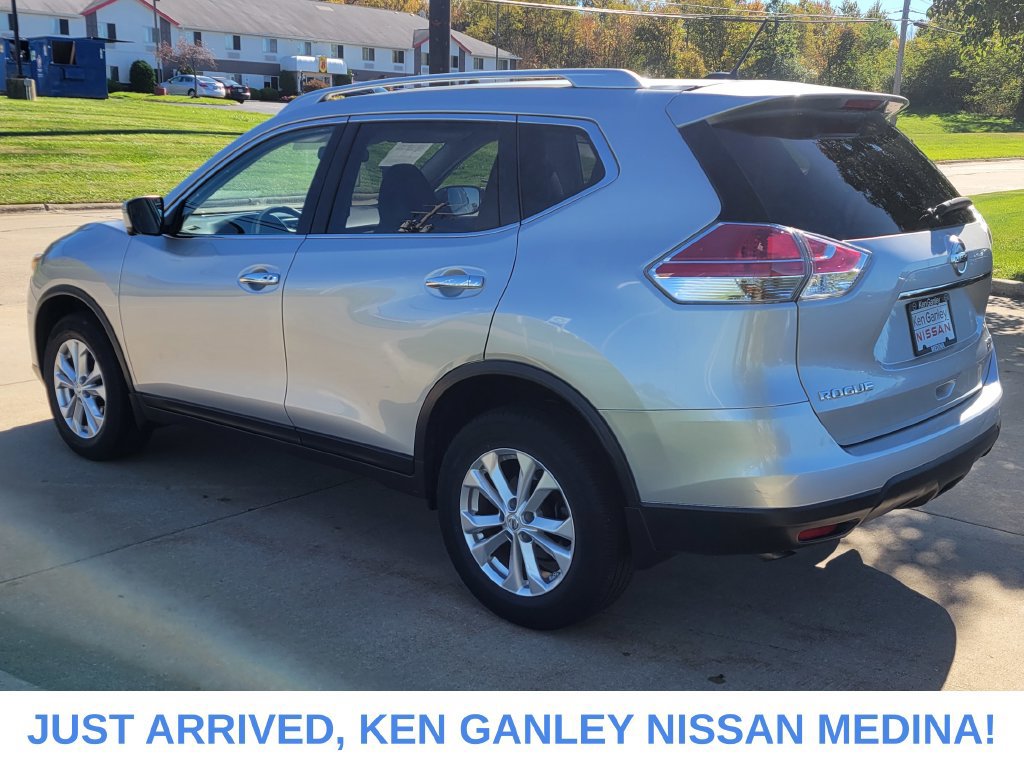 Used 2016 Nissan Rogue SV w/ SV Premium Package AWD/4WD image 5
