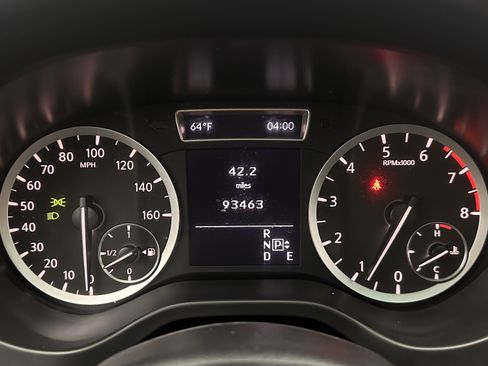 Used 2018 INFINITI QX30 Premium FWD image 16