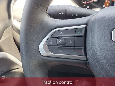 Used 2024 Jeep Compass Latitude AWD/4WD image 17