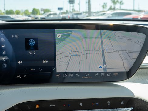 New 2026 Buick Enclave Avenir w/ Super Cruise Package FWD image 15
