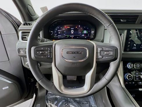 Used 2023 GMC Yukon Denali image 12