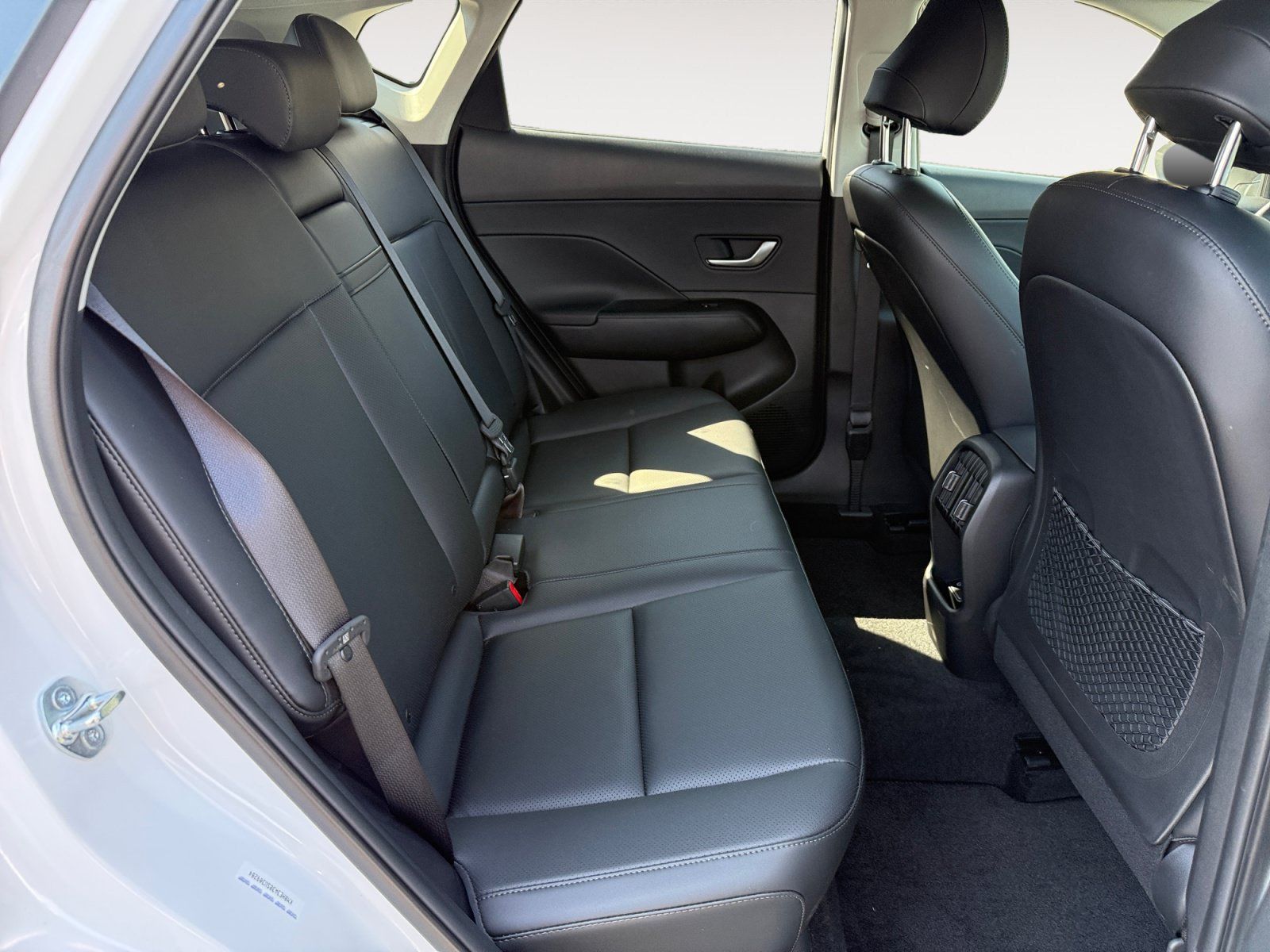 Certified 2025 Hyundai Kona Limited FWD image 18