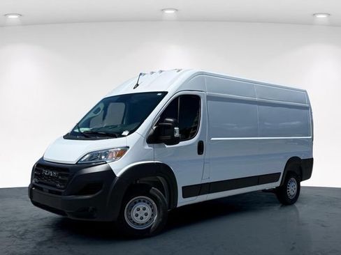 New 2026 RAM ProMaster 2500 w/ Storage Group FWD image 2