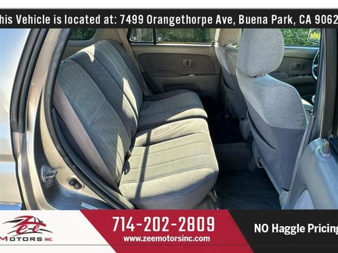 Used 2002 Toyota 4Runner SR5 AWD/4WD image 22